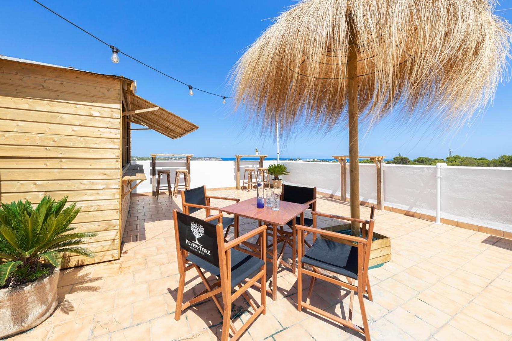 Hostal Cala Llombards Exterior photo